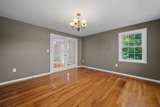 71 Nichols St, Holden, MA 01522