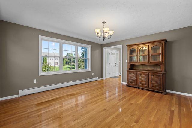 71 Nichols St, Holden, MA 01522