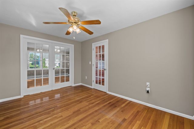 71 Nichols St, Holden, MA 01522
