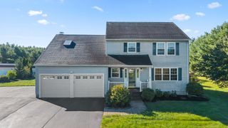 71 Nichols St, Holden, MA 01522