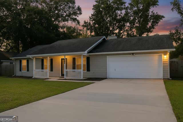 102 W Victoria Boulevard, Kingsland, GA 31548