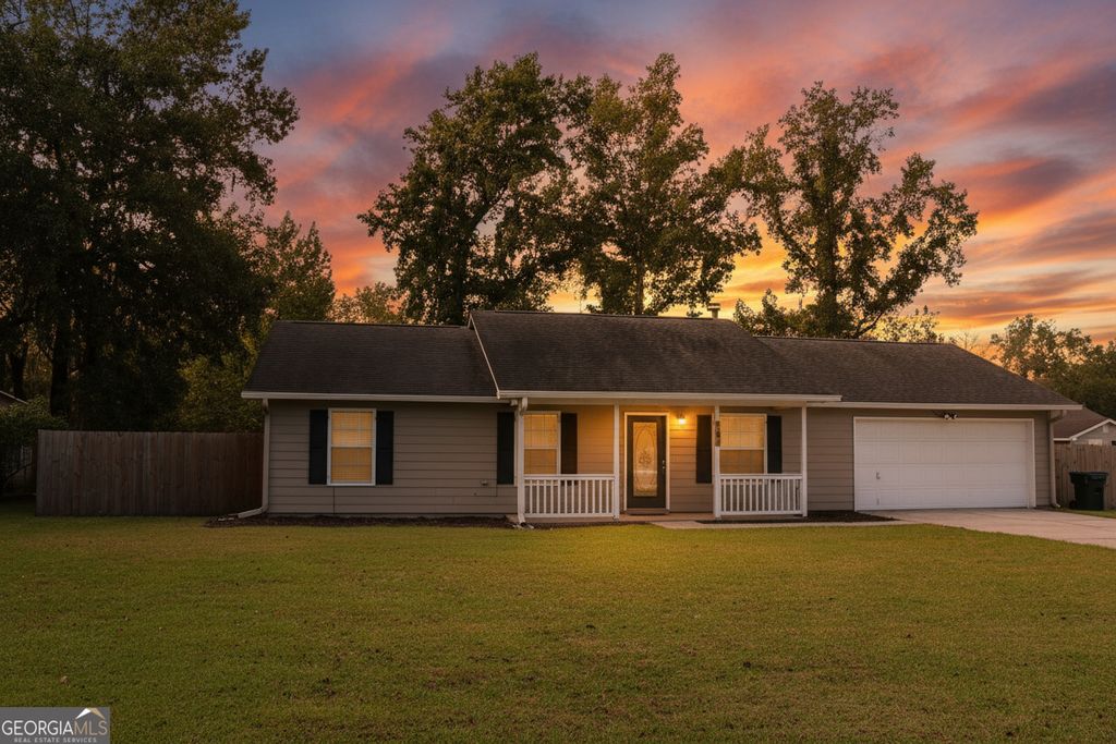 102 W Victoria Boulevard, Kingsland, GA 31548