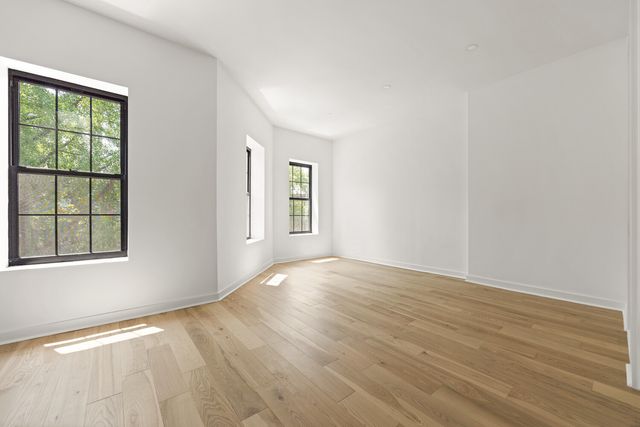 655 DECATUR Street, New York City, NY 11233