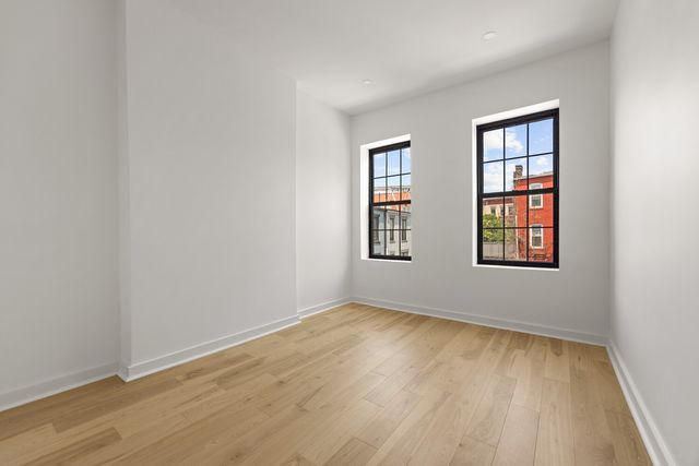 655 DECATUR Street, New York City, NY 11233