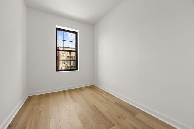 655 DECATUR Street, New York City, NY 11233