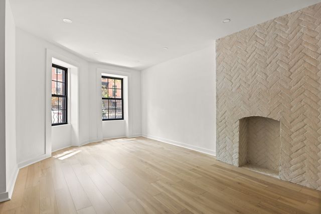 655 DECATUR Street, New York City, NY 11233