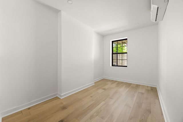 655 DECATUR Street, New York City, NY 11233