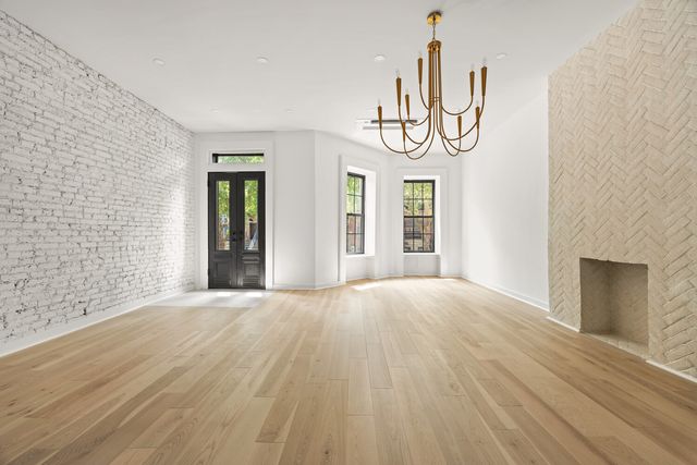 655 DECATUR Street, New York City, NY 11233