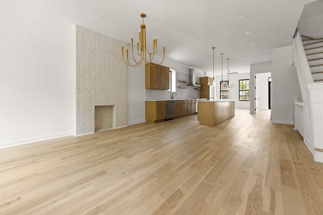 655 DECATUR Street, New York City, NY 11233
