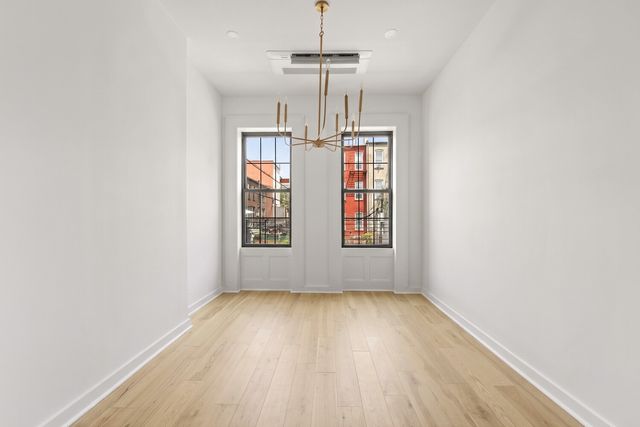 655 DECATUR Street, New York City, NY 11233
