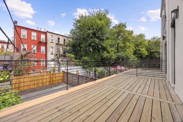 655 DECATUR Street, New York City, NY 11233