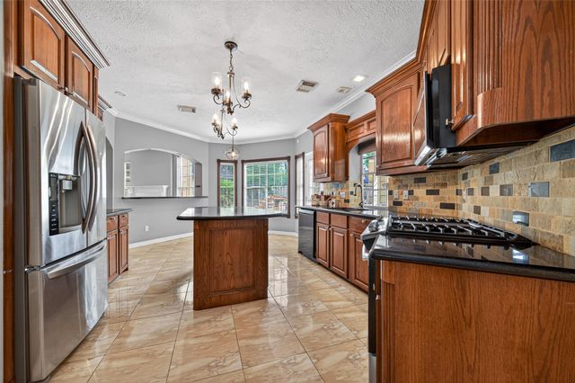 1002 Pine Walk Trail, Spring, TX 77388