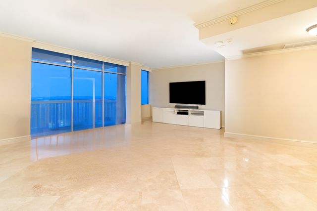 6211 W Northwest Highway 2401, Dallas, TX 75225