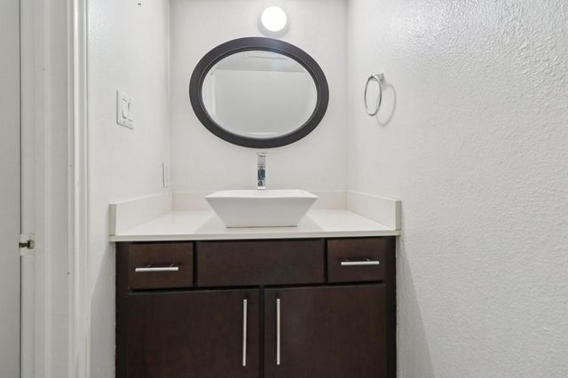 4130 Proton Drive 47B, Addison, TX 75001