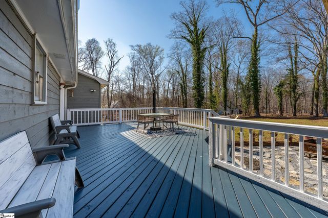 390 Tranquil Drive, Laurens, SC 29360