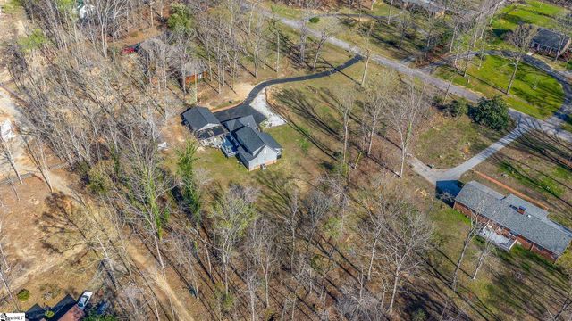 390 Tranquil Drive, Laurens, SC 29360