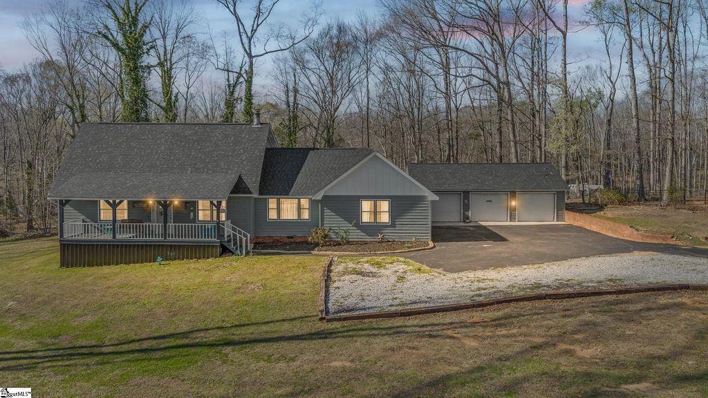 390 Tranquil Drive, Laurens, SC 29360