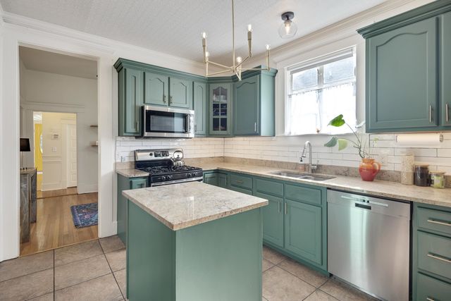 1704 BEARD PL, Memphis, TN 38112