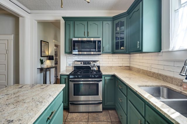 1704 BEARD PL, Memphis, TN 38112