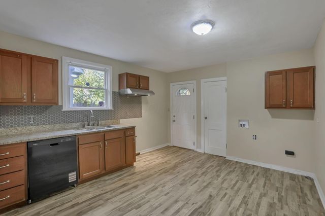 215 Harrison Avenue, Lancaster, OH 43130