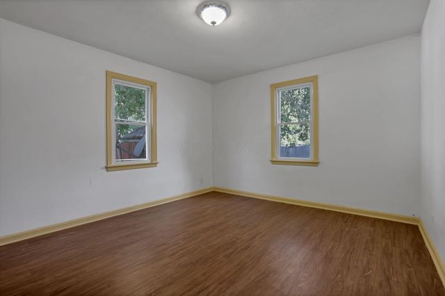 215 Harrison Avenue, Lancaster, OH 43130