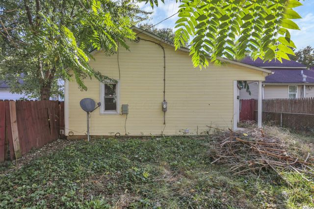 215 Harrison Avenue, Lancaster, OH 43130