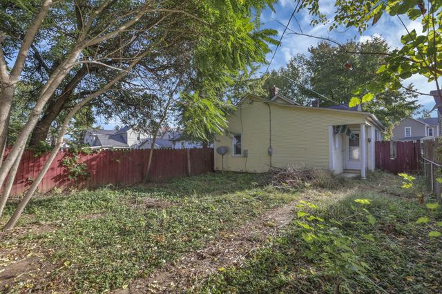 215 Harrison Avenue, Lancaster, OH 43130