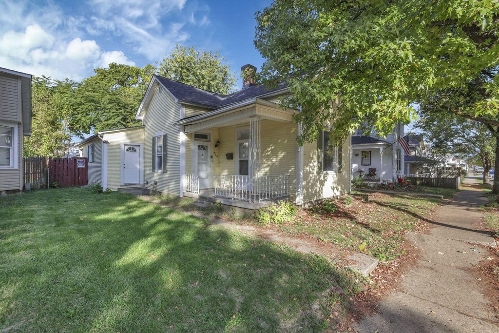 215 Harrison Avenue, Lancaster, OH 43130