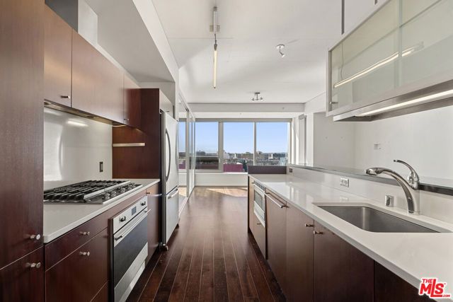 1155 S Grand Avenue 1103, Los Angeles, CA 90015