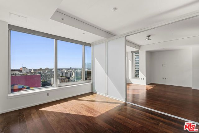 1155 S Grand Avenue 1103, Los Angeles, CA 90015