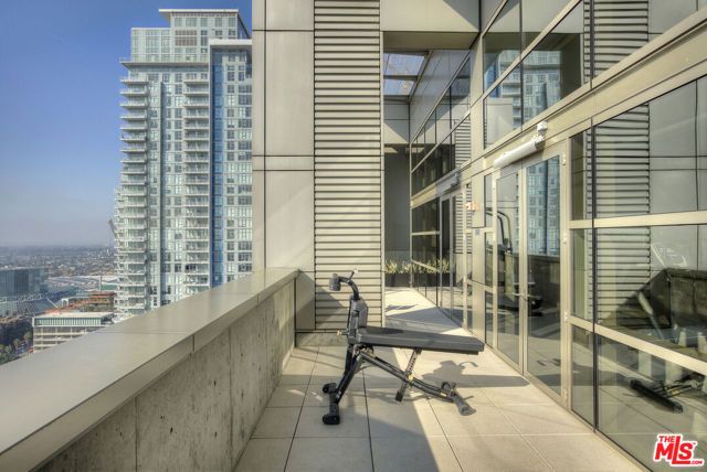 1155 S Grand Avenue 1103, Los Angeles, CA 90015