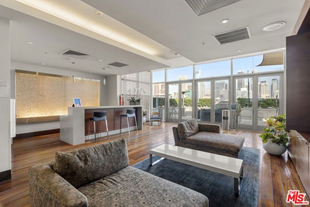 1155 S Grand Avenue 1103, Los Angeles, CA 90015