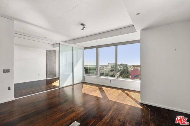 1155 S Grand Avenue 1103, Los Angeles, CA 90015