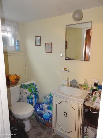 28263 Newport Drive, Warren, MI 48088