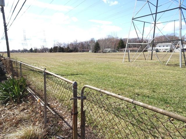 28263 Newport Drive, Warren, MI 48088