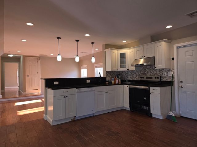 3 Pearl Street 2, Stoneham, MA 02180