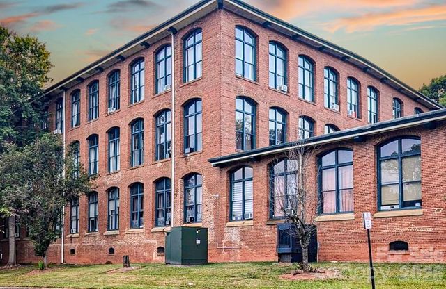 201 S Hoskins Road 315, Charlotte, NC 28208