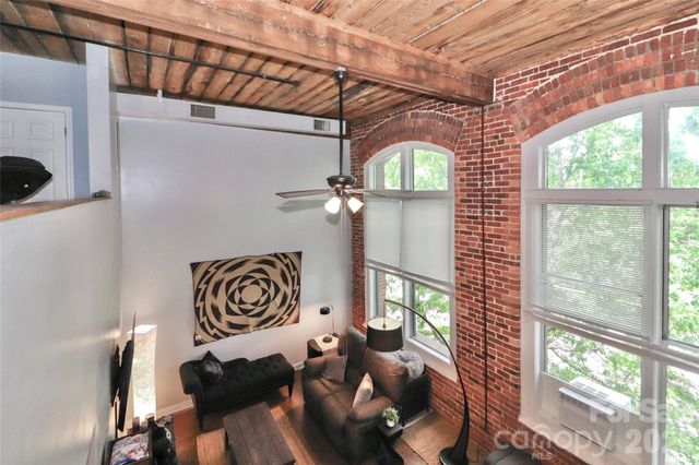 201 S Hoskins Road 315, Charlotte, NC 28208