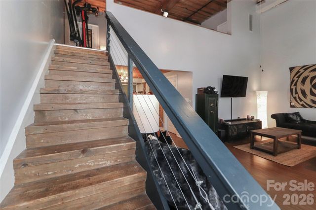 201 S Hoskins Road 315, Charlotte, NC 28208