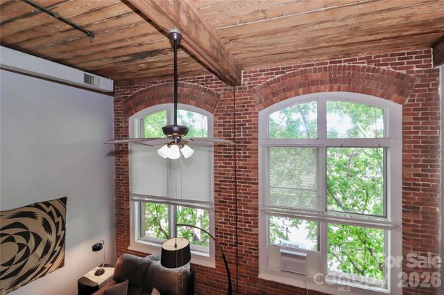 201 S Hoskins Road 315, Charlotte, NC 28208