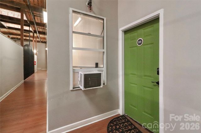 201 S Hoskins Road 315, Charlotte, NC 28208