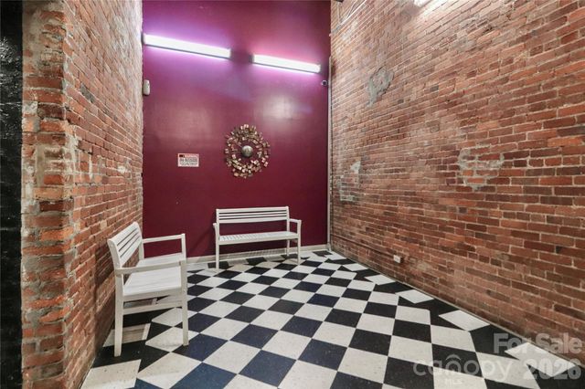 201 S Hoskins Road 315, Charlotte, NC 28208