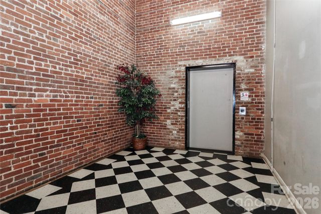 201 S Hoskins Road 315, Charlotte, NC 28208