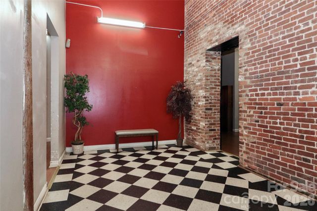 201 S Hoskins Road 315, Charlotte, NC 28208