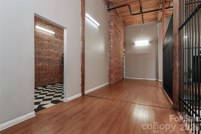 201 S Hoskins Road 315, Charlotte, NC 28208