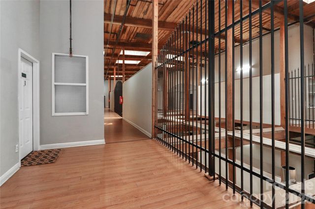 201 S Hoskins Road 315, Charlotte, NC 28208