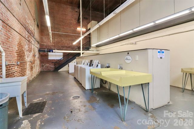 201 S Hoskins Road 315, Charlotte, NC 28208