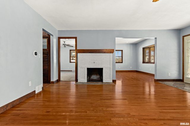 604 S PLEASANT HILL Road, East Peoria, IL 61611