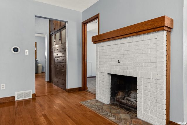 604 S PLEASANT HILL Road, East Peoria, IL 61611