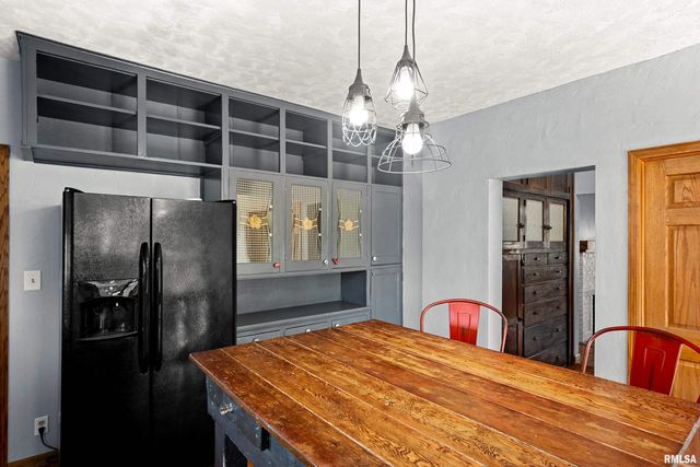 604 S PLEASANT HILL Road, East Peoria, IL 61611